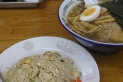 今日は外食です♪