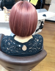 可愛いピンクのミニボブ