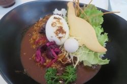 カレーが宙を舞いました(￣□￣;)!!
