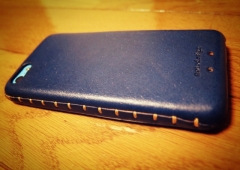 aikoさんの携帯ケースを購入しました。