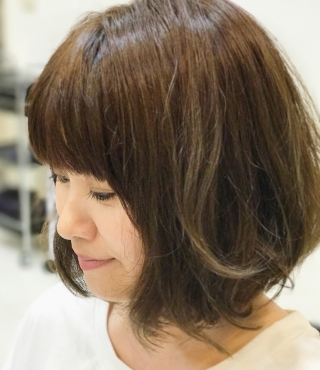 ふんわり前下がりボブ